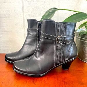 Soft Walk - Black leather boots Low Heel Size 7.5WW